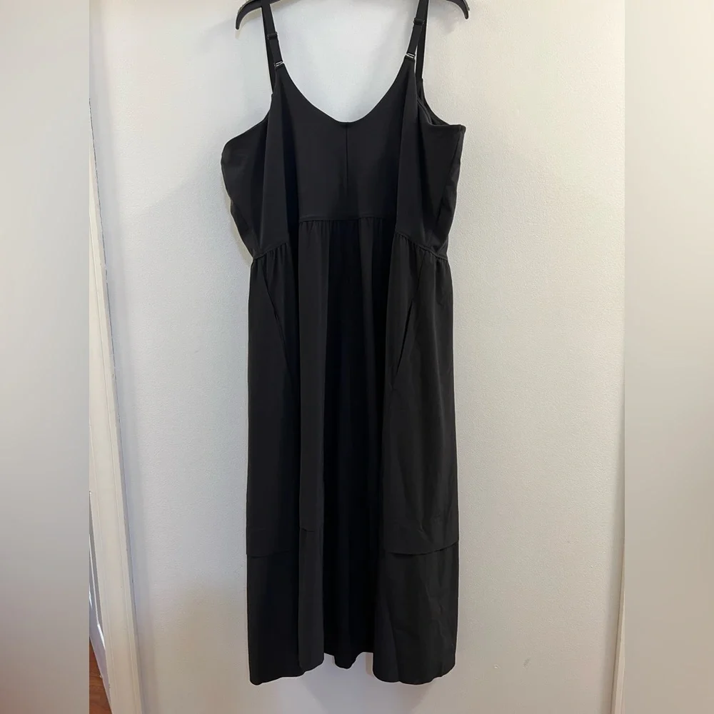 Athleta Elation V-Neck Hybrid Dress Black - Picture 11 of 16